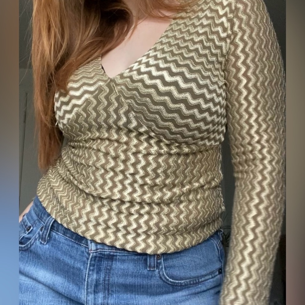 Vintage dressy, timeless, and chic zig-zag gold and brown patterned long sleeve